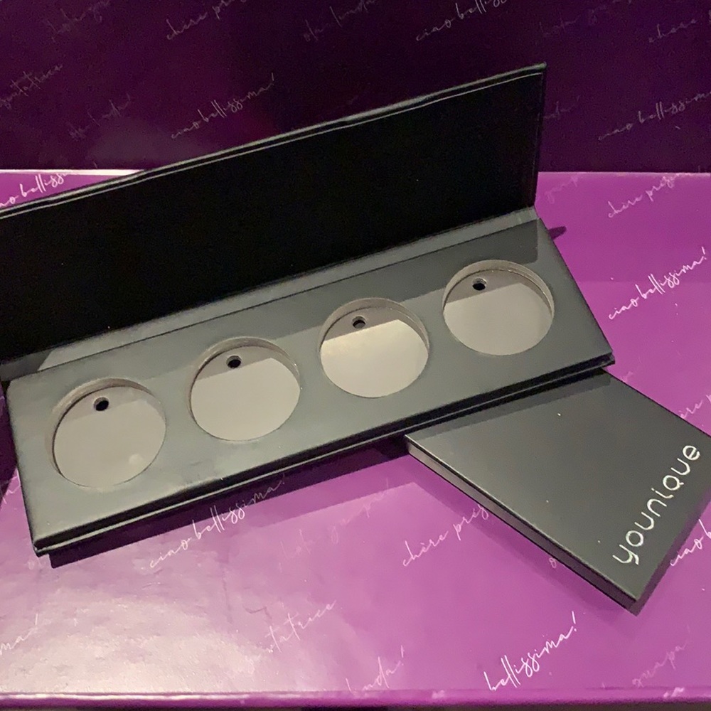 Younique pressed powder shadow palette